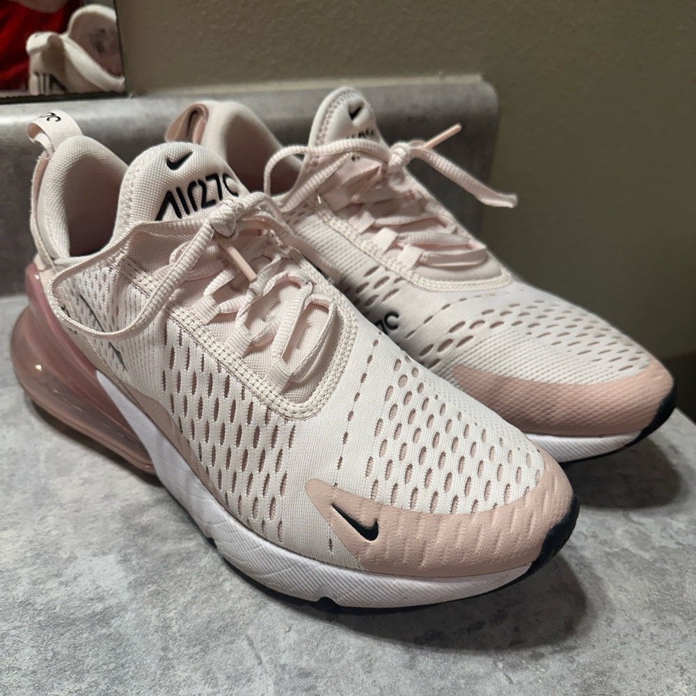 Women Nike Air 270